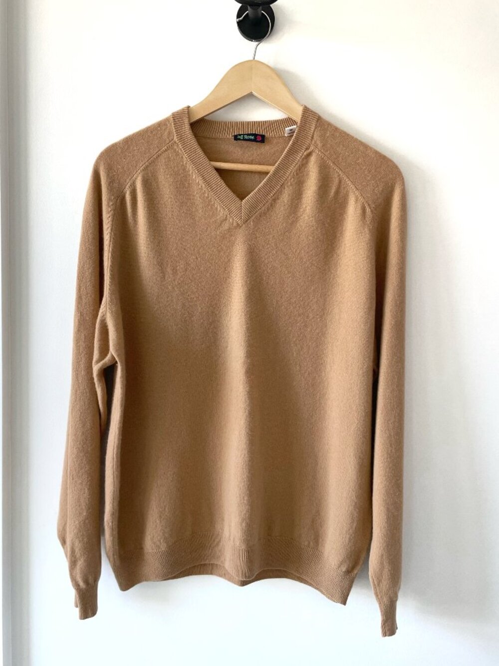 Jeff Rose Men’s 100% Cashmere Sweater Large Camel Tan V‑Neck Luxury Knit
